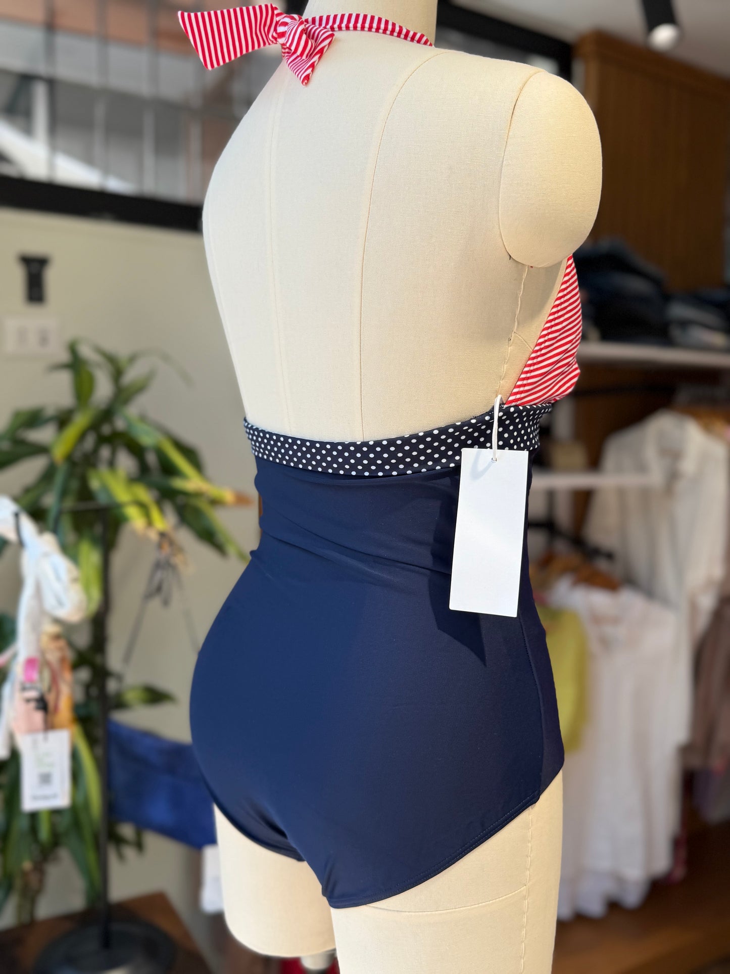 Beach Body One-Piece – Body plazhi një pjesësh